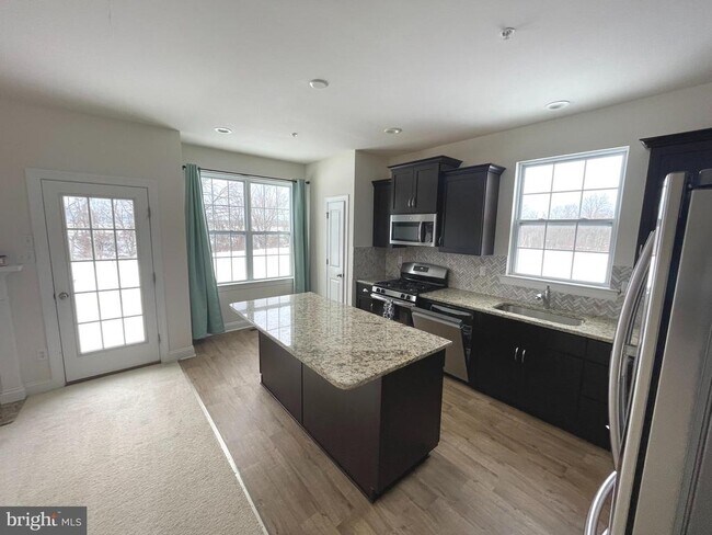 Building Photo - 365 W Boulder Dr