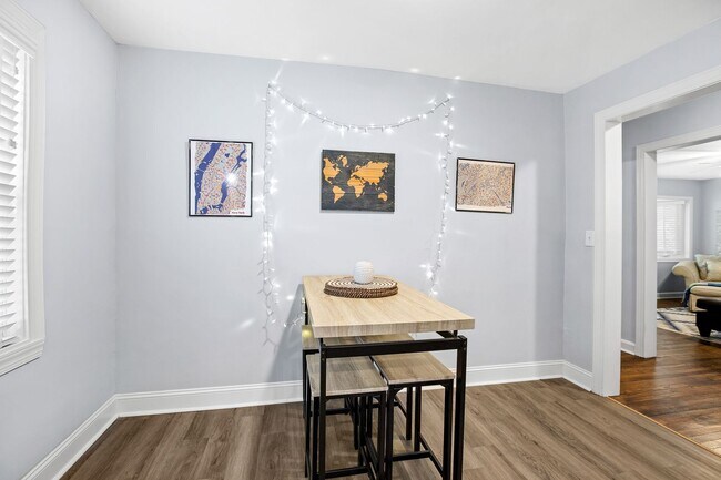 Building Photo - Fully Furnished 2-Bedroom Mid-Term Rental with Utilities Included