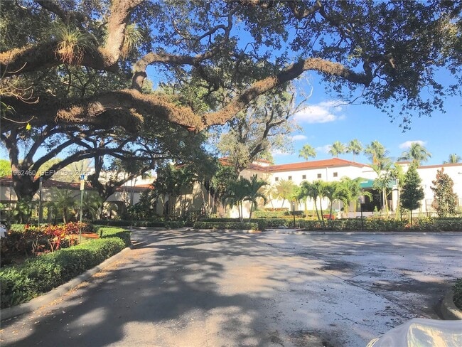 Building Photo - 1703 Whitehall Dr