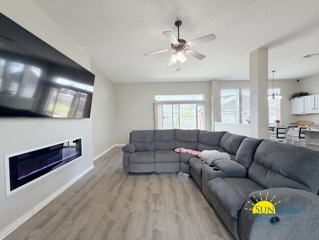 Building Photo - Spacious 4BR Home in Brooke Estates with Community Amenities!