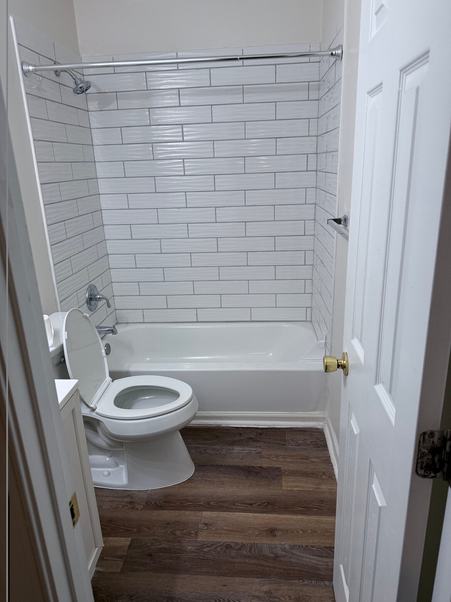 Full Bathroom - 2726 Janice Lynn Ct