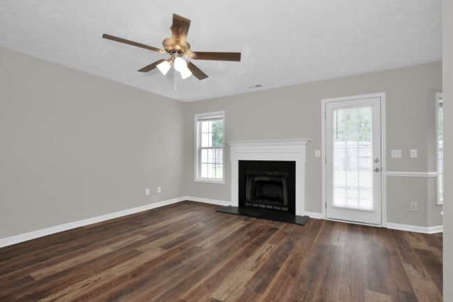 Building Photo - 107 Yaupon Ct