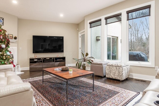 Building Photo - 4602 Sandwich Ct