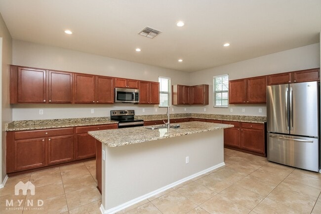 Building Photo - 4079 E Devon Dr