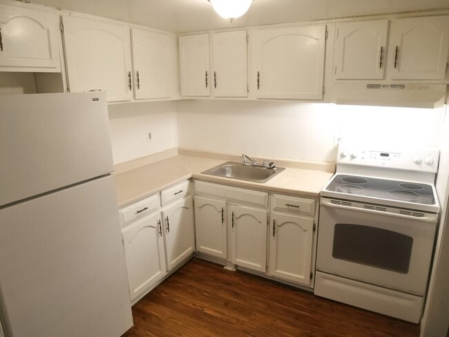Building Photo - Charming Townhome in Elkton, MD!