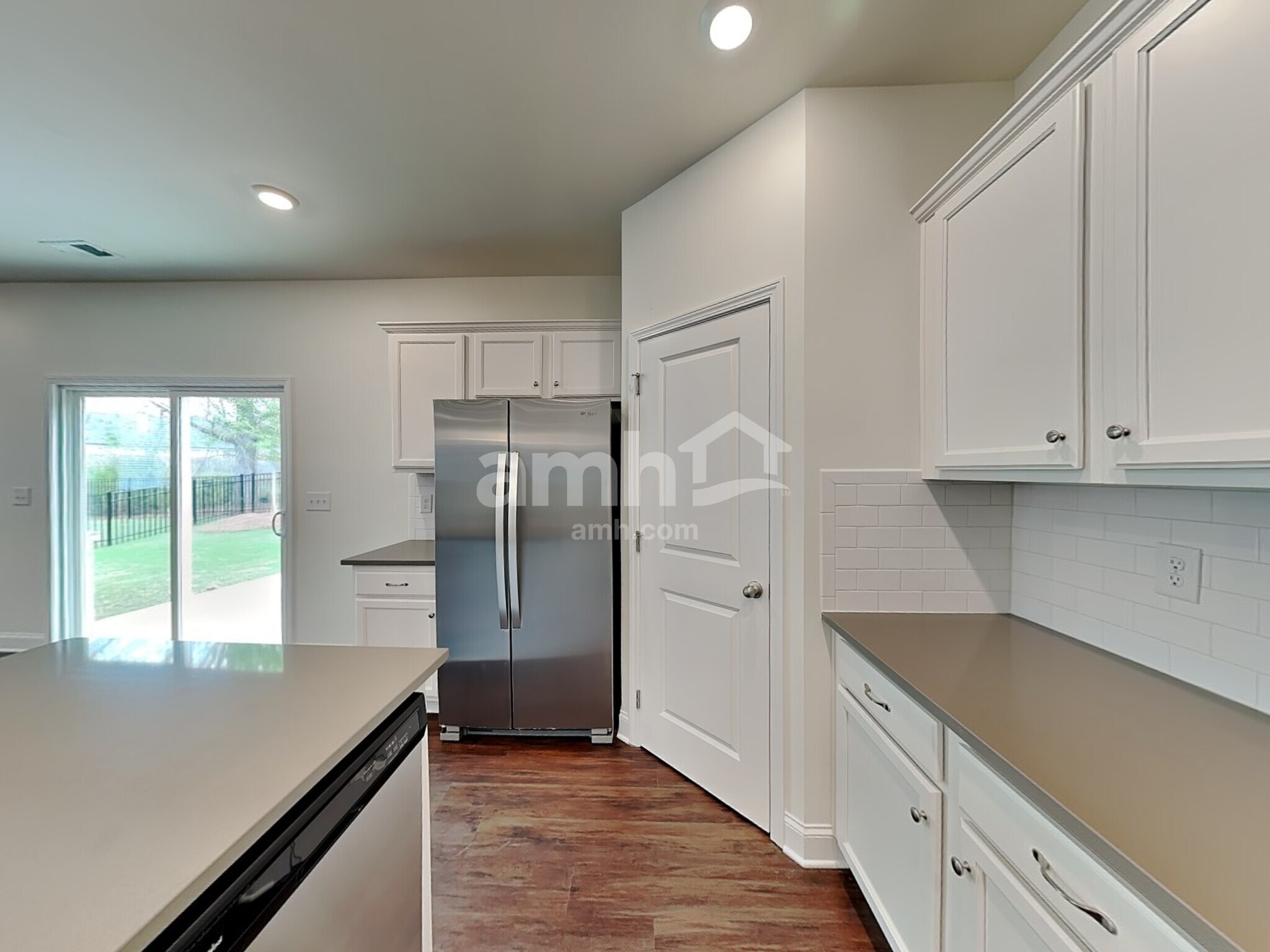 Building Photo - 2122 Windsor Park Ave