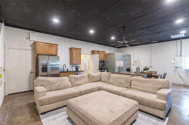 Building Photo - 381 FM707