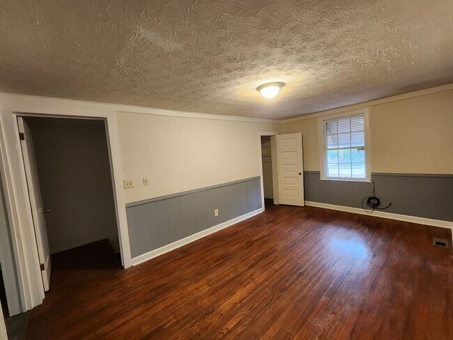 Building Photo - 2269 Camille Dr