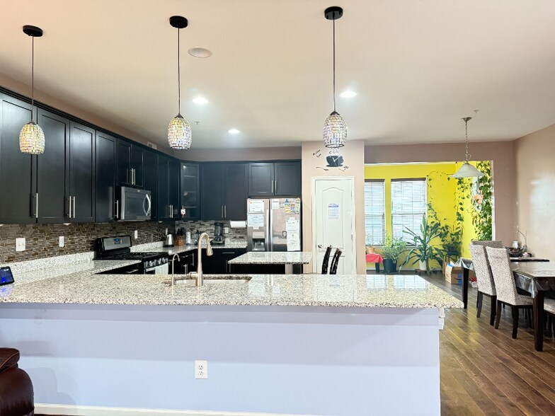 Building Photo - 7735 Dagny Wy