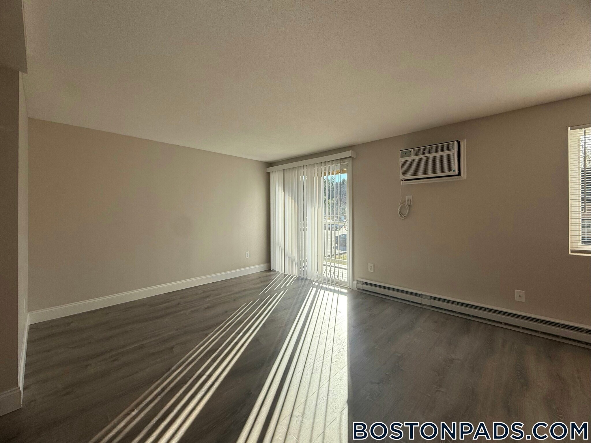 Building Photo - 310 Thompson Rd