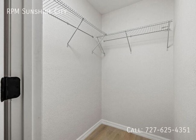 Building Photo - 4702 15th Ave S