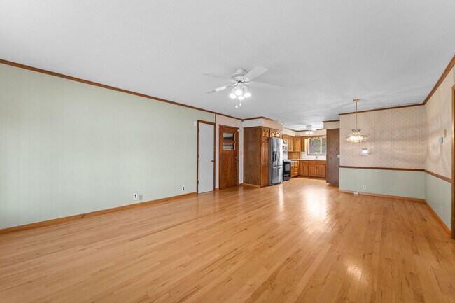 Building Photo - 471 Parkside Dr