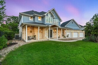 Building Photo - 3009 Lawrence Dr