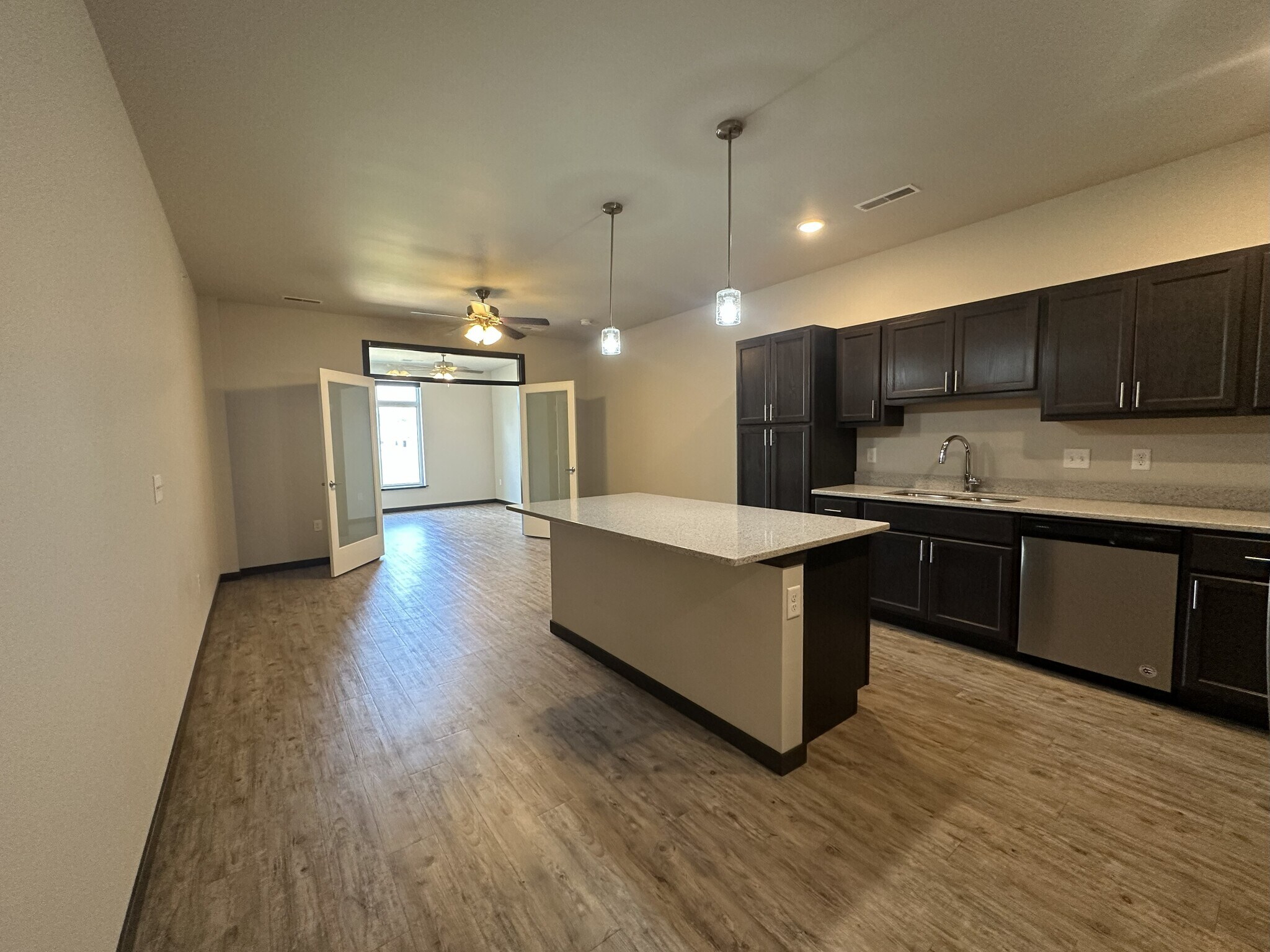 Building Photo - 950 Commercial St