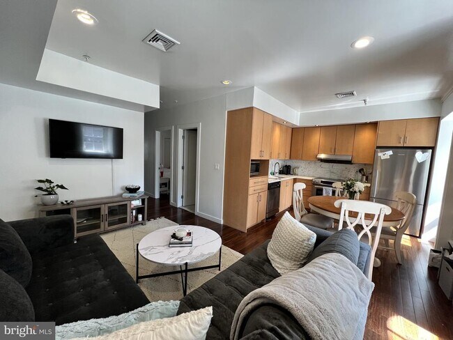 Building Photo - 258 S 18th St