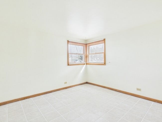 Building Photo - 755 Dulles Rd