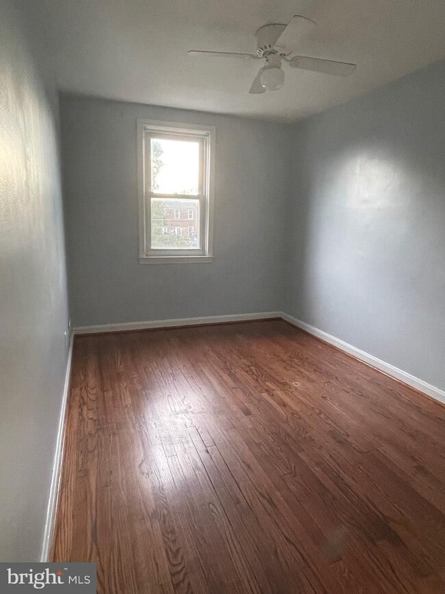 Building Photo - Townhome In Glen Burnie