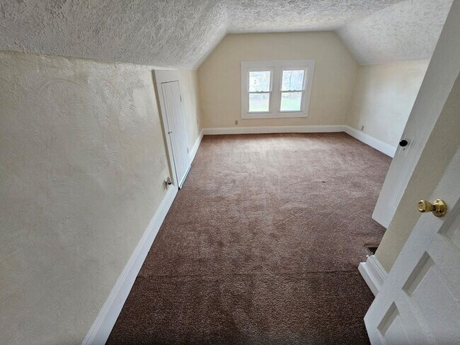 Building Photo - 876 E 149th St