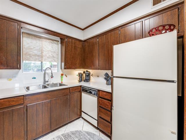 Building Photo - 9052 Fringewood Dr