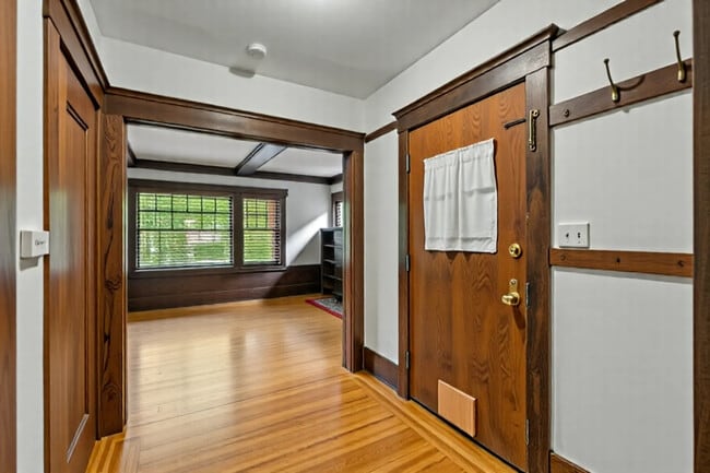 Building Photo - 21 Westall Ave