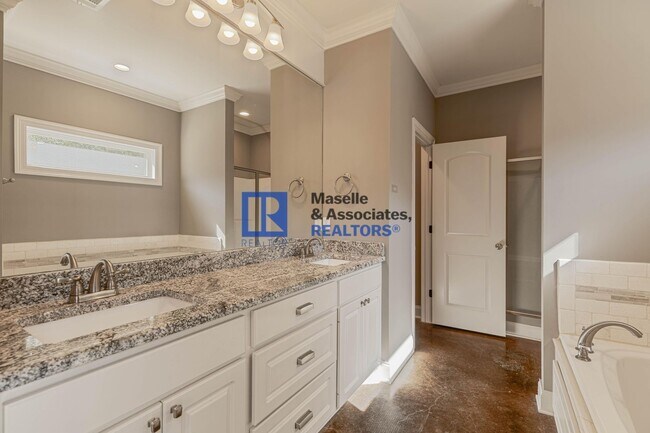 Building Photo - 3 Bed/2 Bath Home in Greenfield Station!!