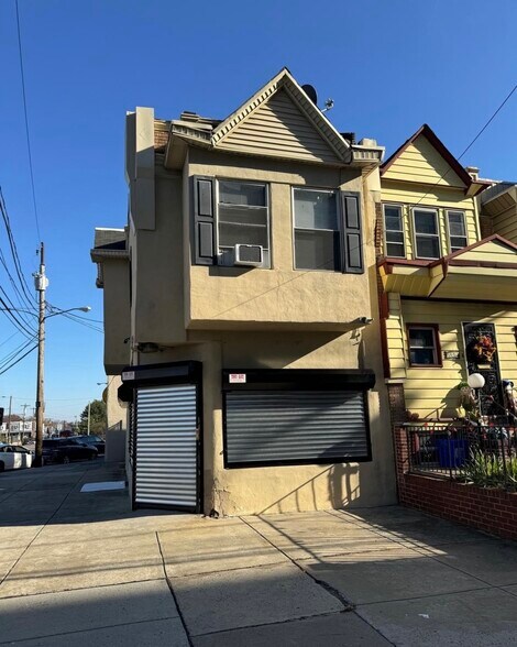 Primary Photo - 5665 E Wister St