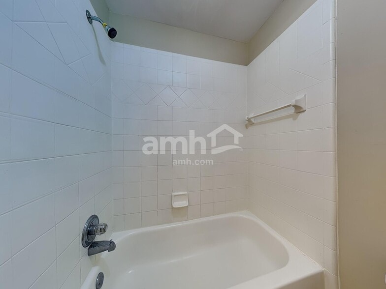 Building Photo - 1335 Killian Shoals Way SW