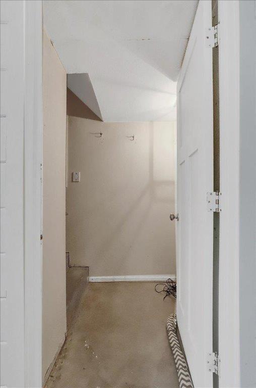 Building Photo - 301 Woodpecker Ln