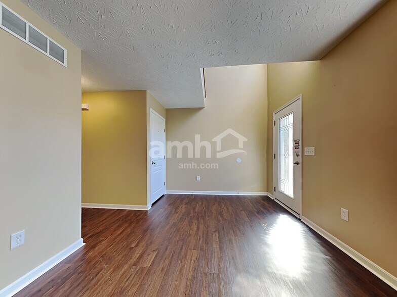 Building Photo - 6908 Lucia Dr