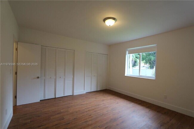 Building Photo - 2436 SW 19th Ave