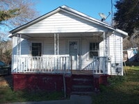 Building Photo - "Charming 2-Bed Oasis on River Street - Perfect Blend of Comfort & Convenience in Laurens!"