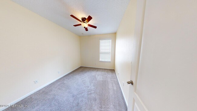 Building Photo - 15707 Lexington Park Blvd