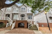 Building Photo - 817 W 4th St