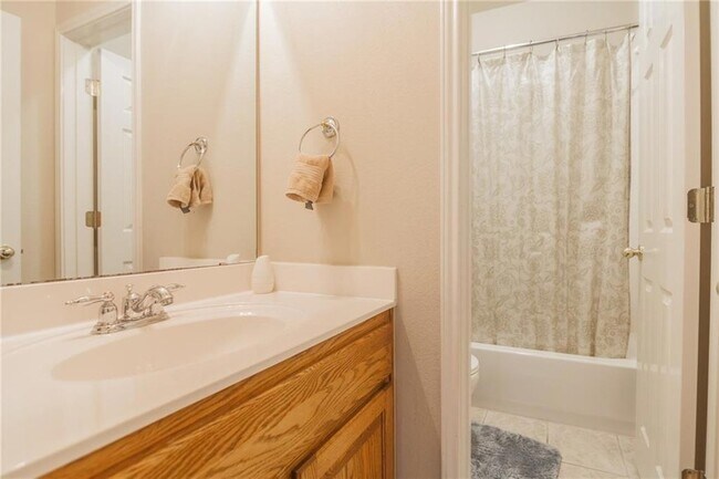 Building Photo - 3815 Lagoona Dr