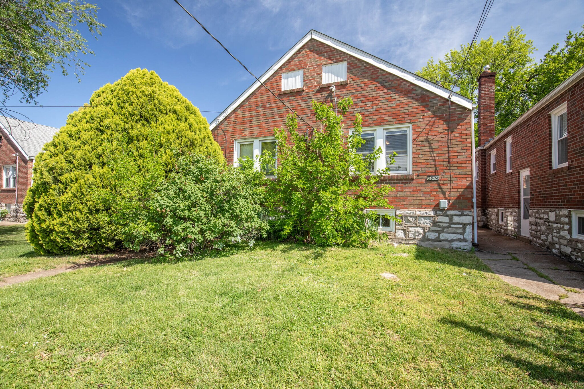Building Photo - 5644 Chippewa St