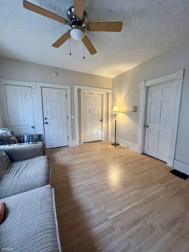 Building Photo - 1 br, 1 bath House - 935 Prospect Avenue N...