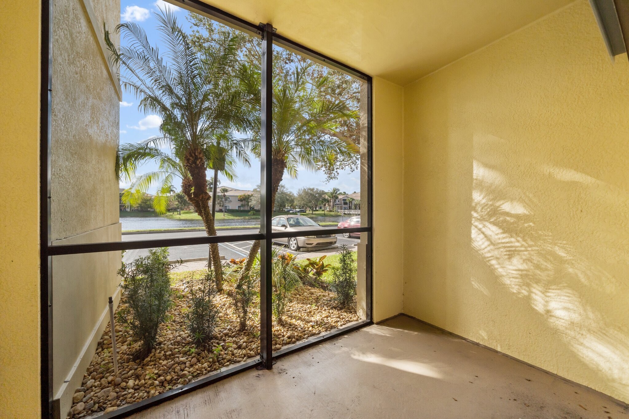 Building Photo - 3019 Alcazar Pl