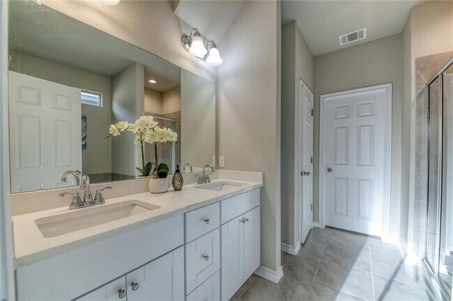 Building Photo - 173 Flexus Ln