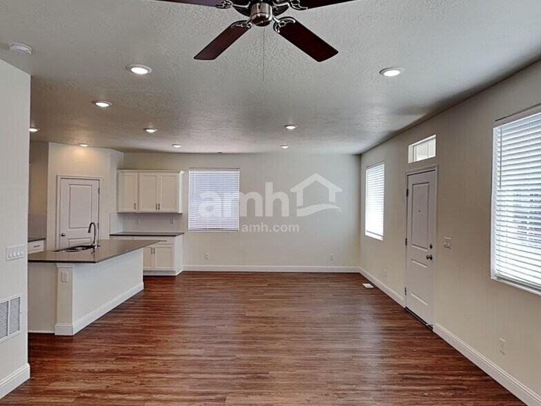 Building Photo - 7401 S Copper Rim Dr