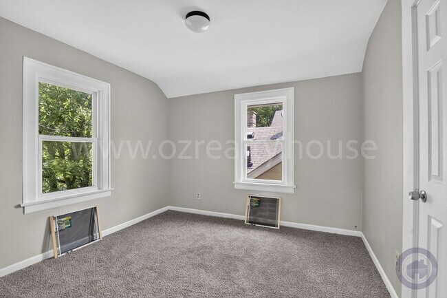 Building Photo - 2034 Berkshire Pl