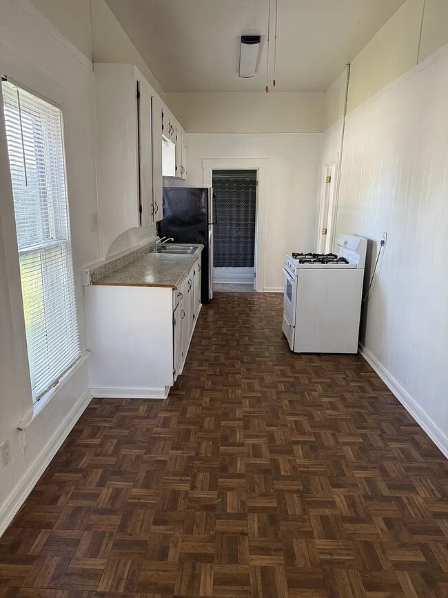 Building Photo - 207 S 1st St