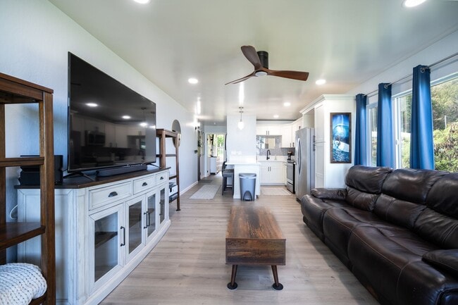 Building Photo - Epic Ocean-View 1bd at Makaua Village — Fully Renovated, Furnished, 2 Parking