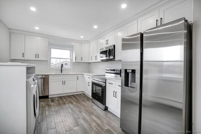 Primary Photo - 32 Arther St