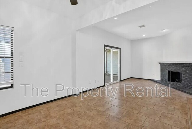 Building Photo - 3220 Preston Dr