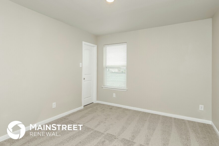 Building Photo - 629 Greenway Trl