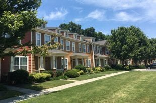 Building Photo - 2 BED/2.5 BATH Townhome in Magnificent Wesley Heights West End District