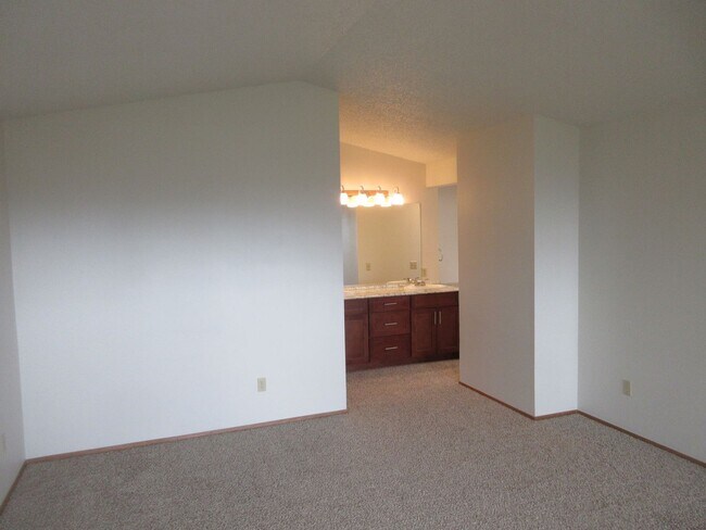 Building Photo - 3bd/2ba Renton Home