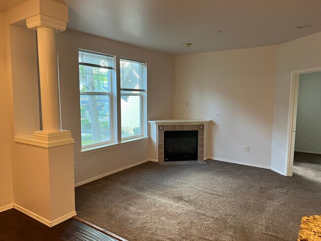 Building Photo - 16125 Juanita Woodinville Way NE