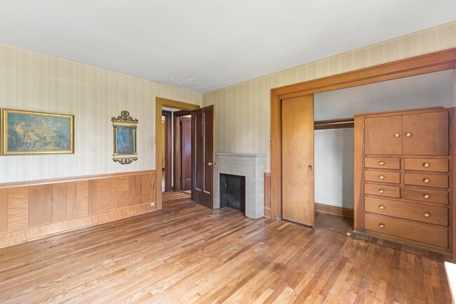 Building Photo - 2260 5th Ave