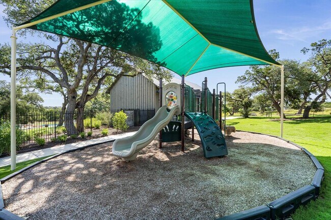 Building Photo - 916 Pear Tree Ln